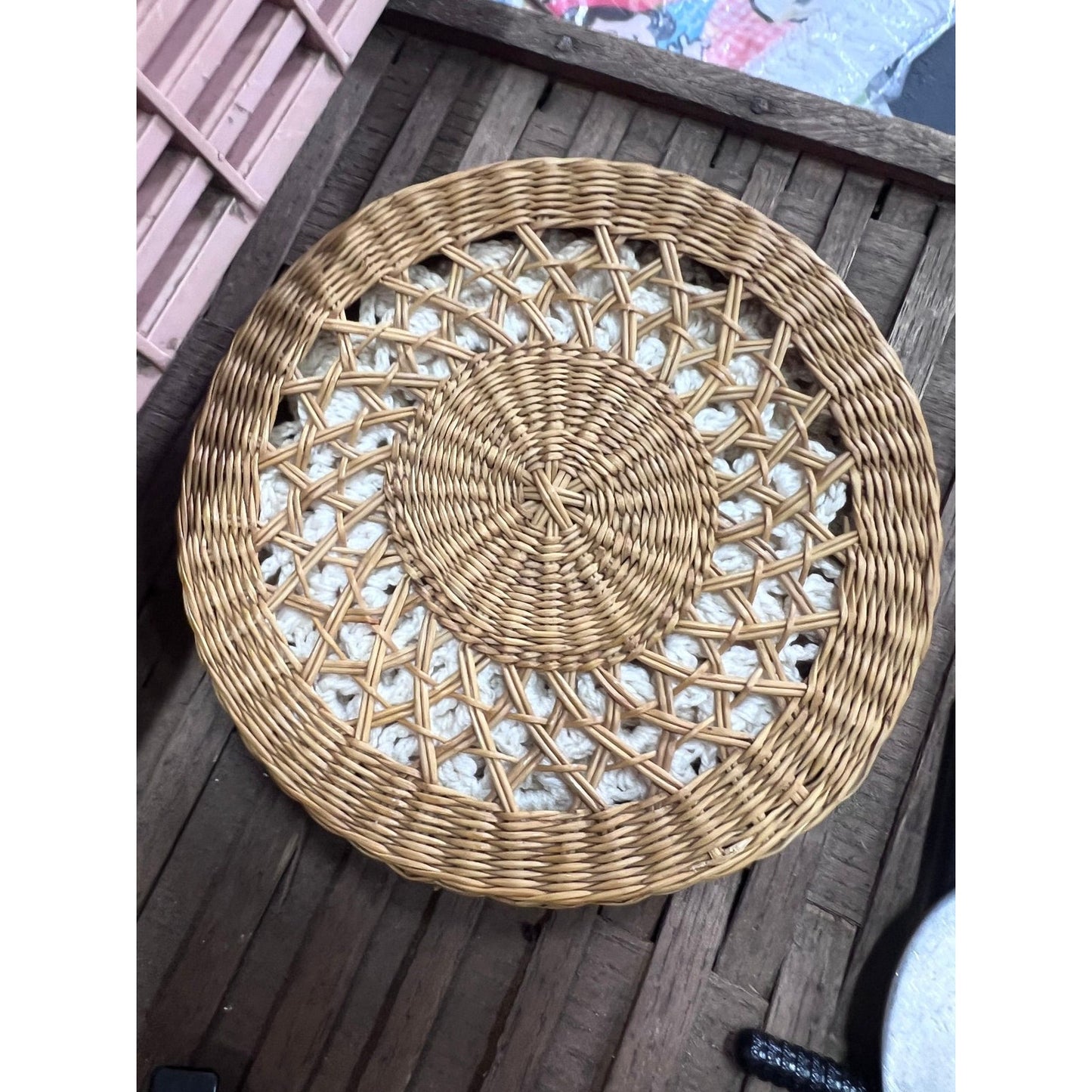 Set -vintage coasters in cute basket
