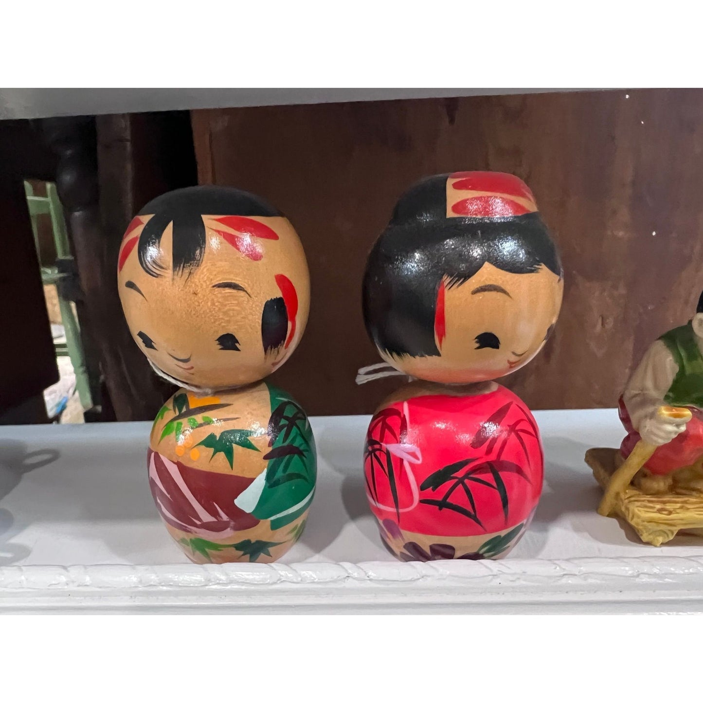 Vintage Asian kokeshie dolls, wooden trinket