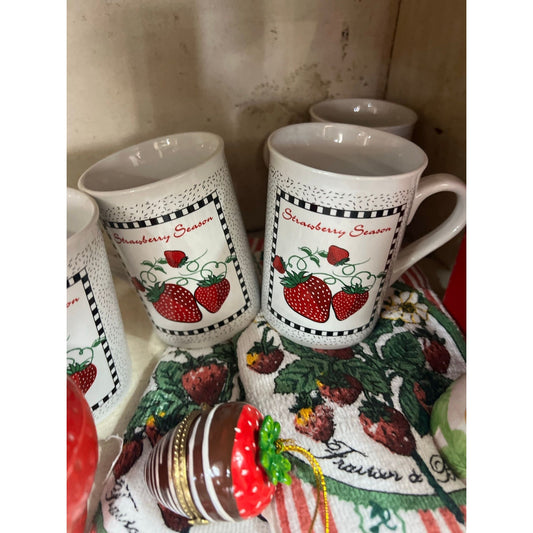 Set of 6 vintage strawberry cups mugs