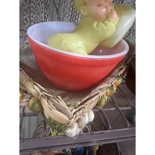 Vintage Pyrex bowl